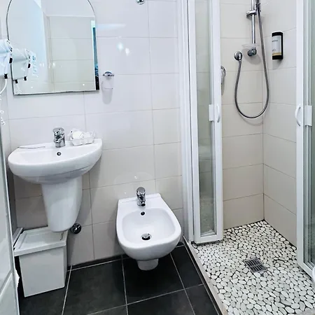 מלון Perazzini 2*