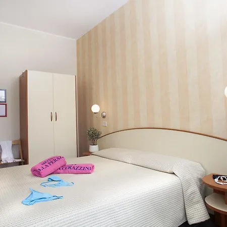 Perazzini מלון רימיני